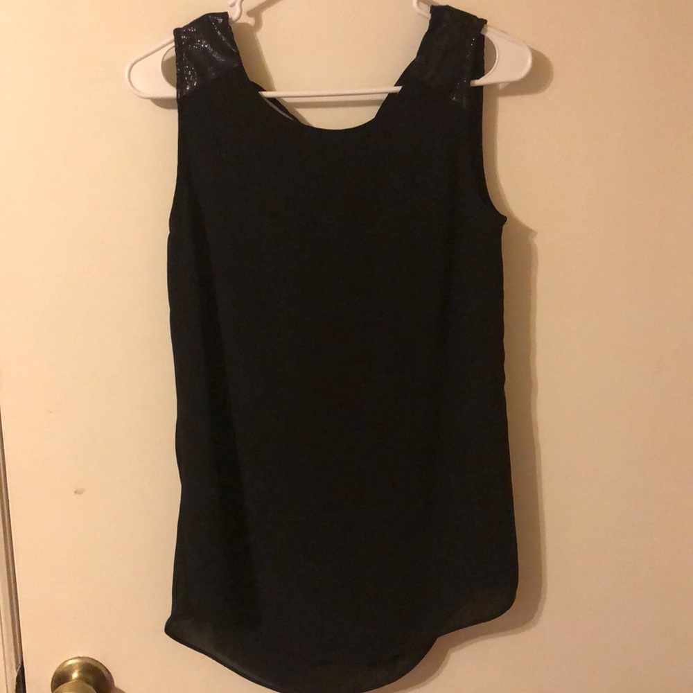 Low Back Black Top